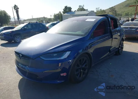 2024 Tesla Model X Long Range z USA, uszkodzony, nr VIN 7SAXCBE57RF444161